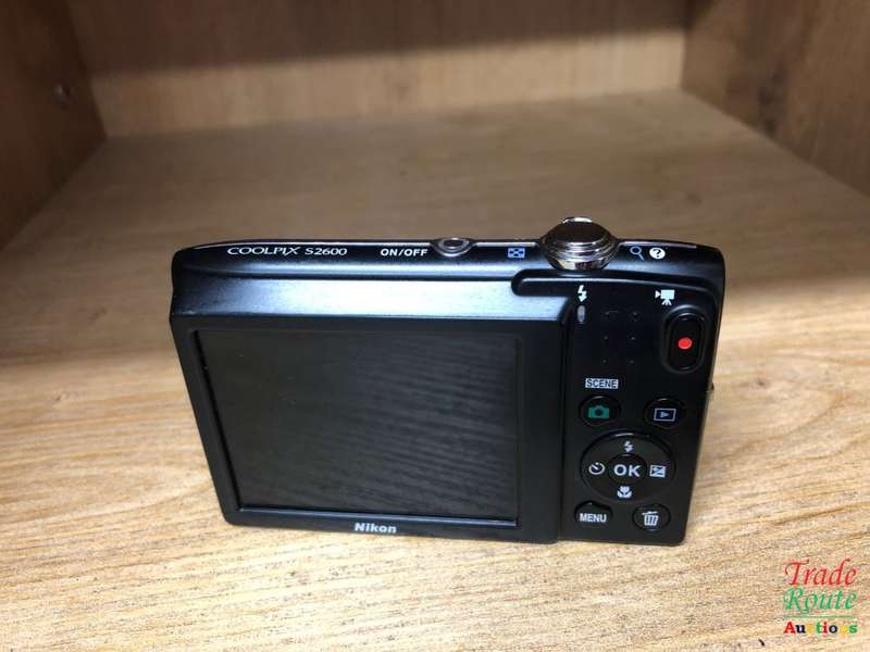 Nikon Coolpix S2600 ( 14MP, 5 x Optical Zoom, 2.7 -inch LCD ) - Digital Camera