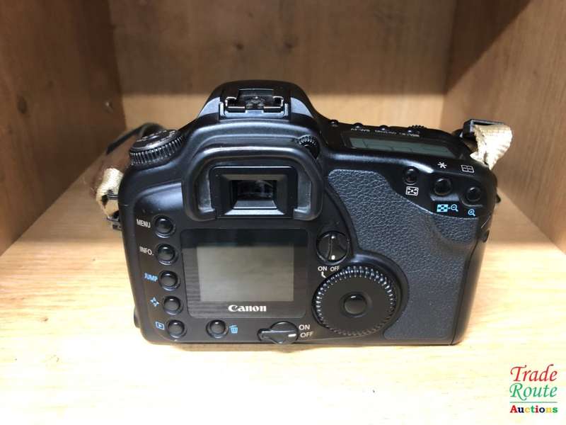 Canon EOS 10D 6.3MP Digital SLR Camera - Black (Body Only)