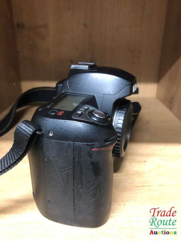 NIKON D70 Professional Digital SLR camera body only