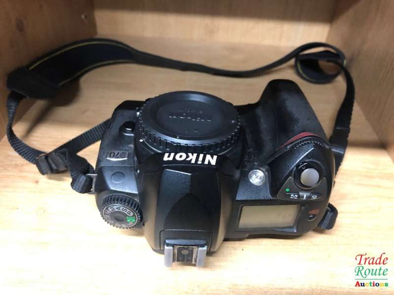 NIKON D70 Professional Digital SLR camera body only
