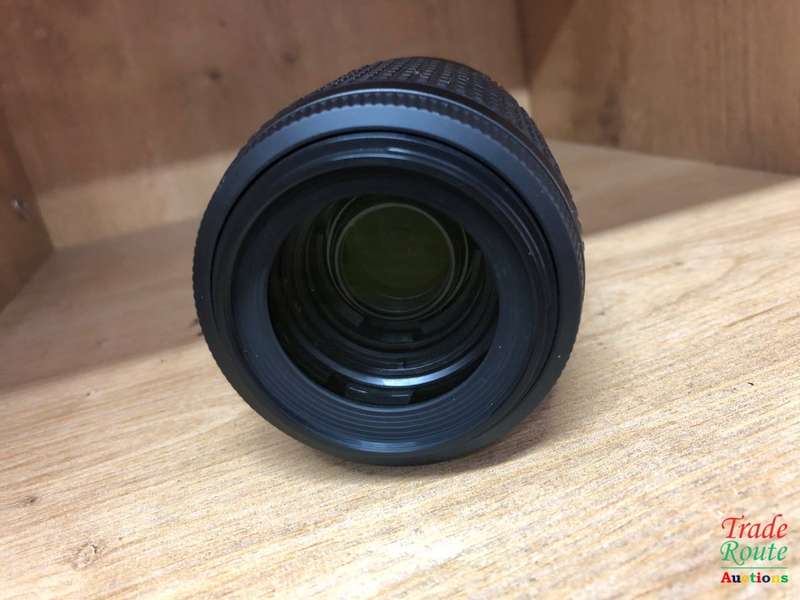 Nikon AF-S NIKKOR 55-200mm VR [ VIBRATION REDUCTION ] LENS