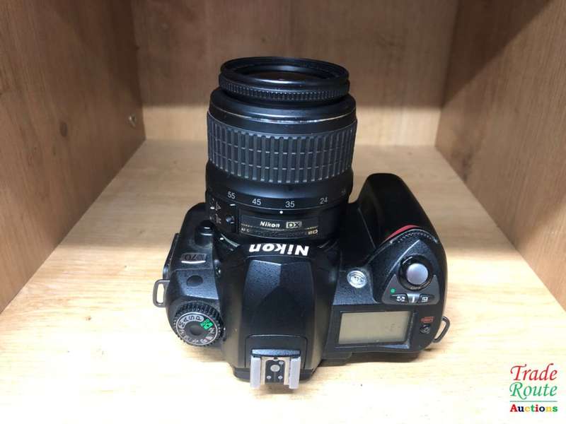Nikon D70 Digital SLR Camera Kit with 18-55mm Nikkor Professional camera