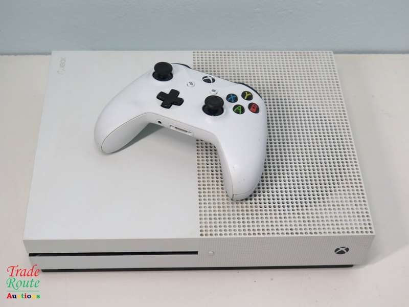 Microsoft Xbox One S 500GB Console (WHITE) Model 1681 + 1 Controller (WHITE)