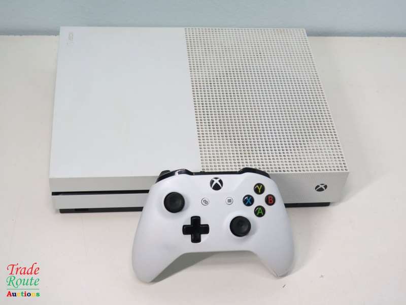 Microsoft Xbox One S 500GB Console (WHITE) Model 1681 + 1 Controller (WHITE)
