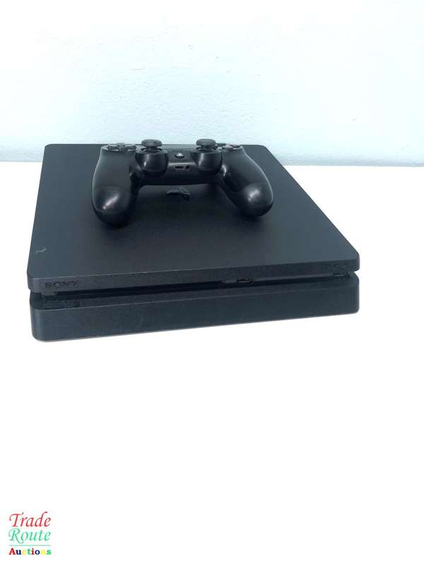 Sony PS4 PlayStation 4 SLIM console CUH-2216A - Jet Black  *** SONY PS4 ***