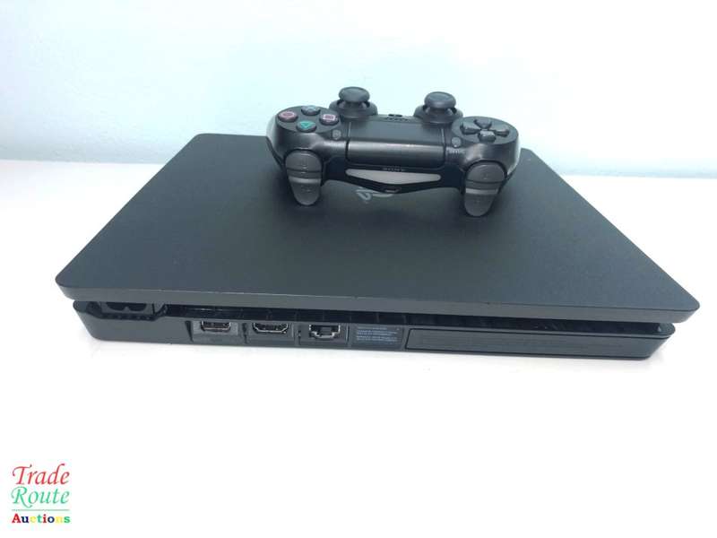 Sony PS4 PlayStation 4 SLIM console CUH-2216A - Jet Black  *** SONY PS4 ***