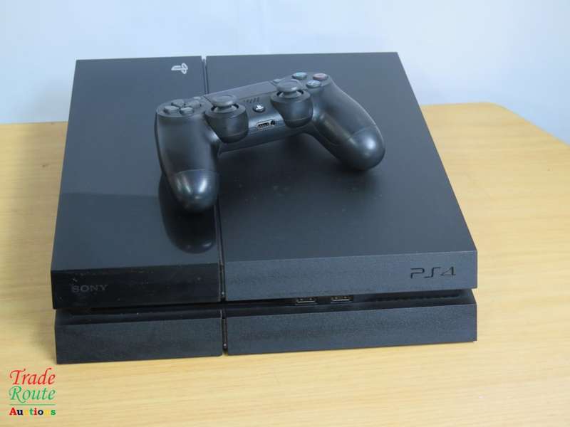 Sony PS4  PlayStation 4 console 500GB EDITION - CUH-1002A - Jet Black  *** SONY PS4 ***