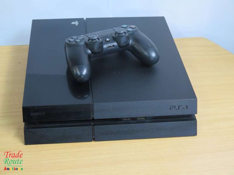 Sony PS4  PlayStation 4 console 500GB EDITION - CUH-1002A - Jet Black  *** SONY PS4 ***