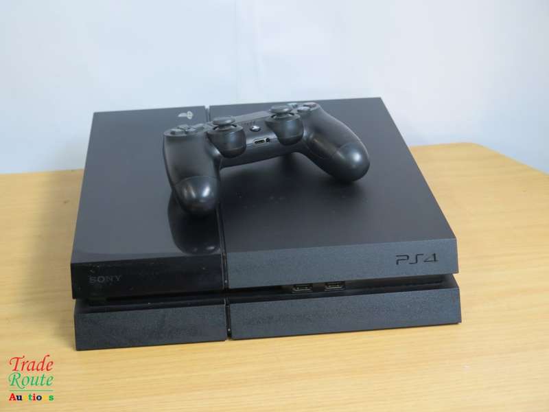 Sony PS4  PlayStation 4 console 500GB EDITION - CUH-1002A - Jet Black  *** SONY PS4 ***
