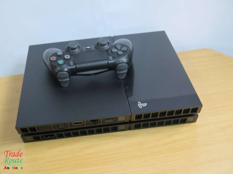 Sony PS4  PlayStation 4 console 500GB EDITION - CUH-1002A - Jet Black  *** SONY PS4 ***