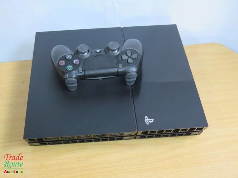 Sony PS4  PlayStation 4 console 500GB EDITION - CUH-1002A - Jet Black  *** SONY PS4 ***