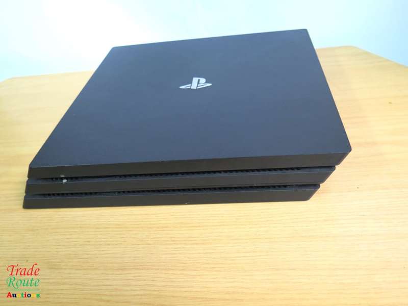 Sony Playstation 4 Console Pro 1TB [CUH-7216b] PS4 PRO + 1 Wireless Controller