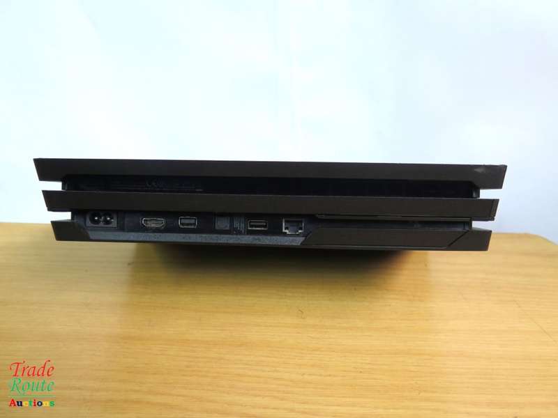 Sony Playstation 4 Console Pro 1TB [CUH-7216b] PS4 PRO + 1 Wireless Controller