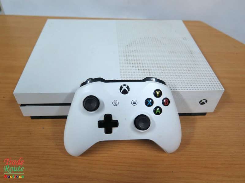 Microsoft Xbox One S 500GB Console (WHITE) Model 1681 + 1 Controller (WHITE)