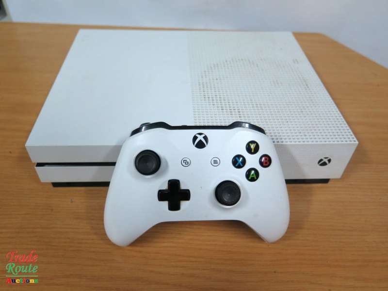 Microsoft Xbox One S 500GB Console (WHITE) Model 1681 + 1 Controller (WHITE)