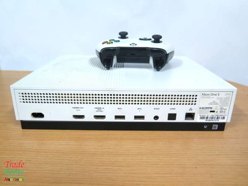 Microsoft Xbox One S 500GB Console (WHITE) Model 1681 + 1 Controller (WHITE)