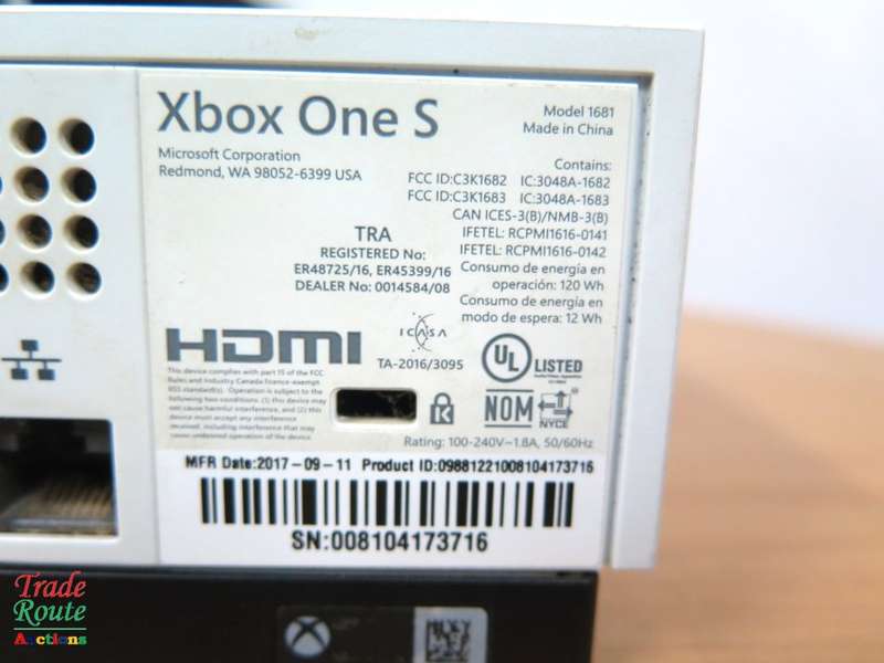 Microsoft Xbox One S 500GB Console (WHITE) Model 1681 + 1 Controller (WHITE)