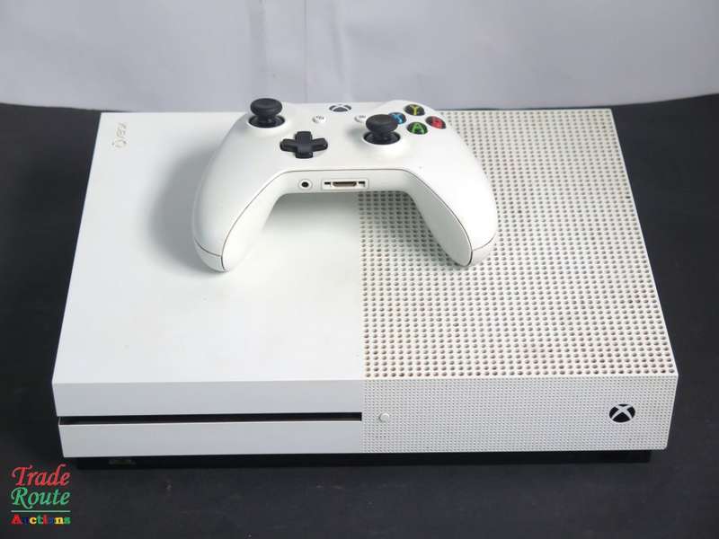 Microsoft Xbox One S 1TB Console (WHITE) Model 1681 + 1 Controller (WHITE)