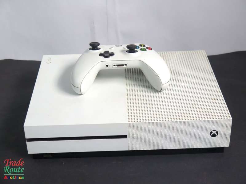 Microsoft Xbox One S 1TB Console (WHITE) Model 1681 + 1 Controller (WHITE)