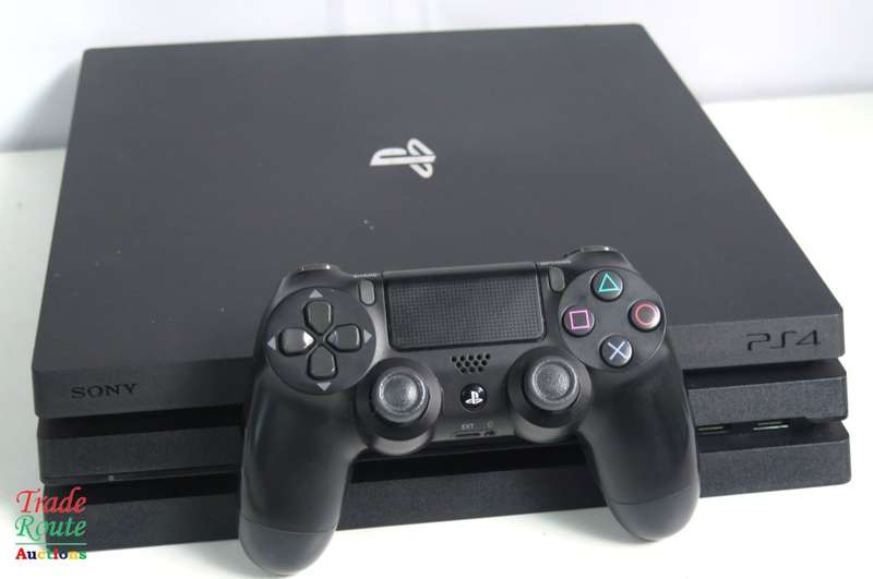Sony Playstation 4 Console Pro 1TB [CUH-7016b] PS4 PRO + 1 Wireless Controller