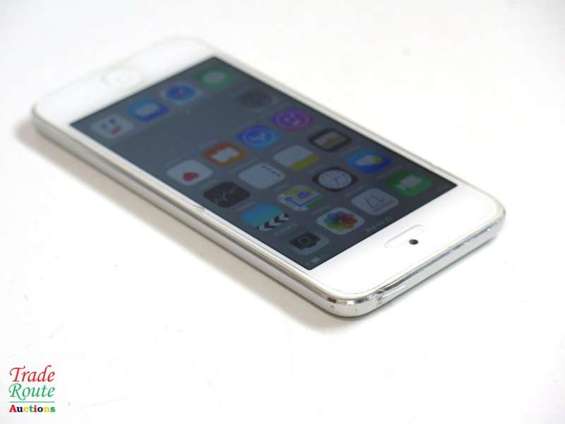 APPLE iPod Touch | MD721BT/A | 64GB SILVER | A1421 | 5TH GEN