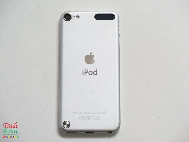 APPLE iPod Touch | MD721BT/A | 64GB SILVER | A1421 | 5TH GEN