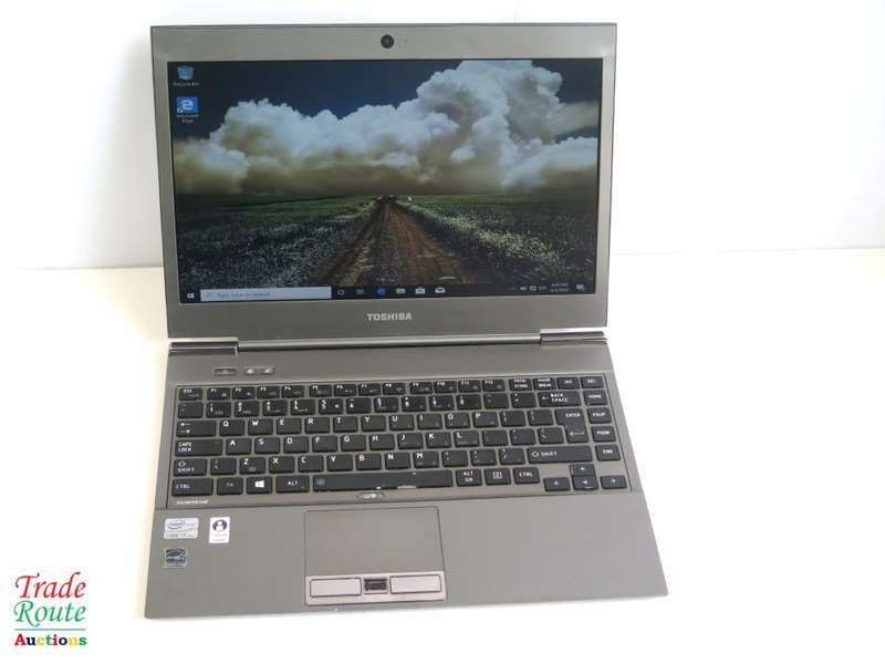 Toshiba PORTEGE Z930 LAPTOP | CORE i7 2.1GHz | 4GB RAM | 256GB SSD | SLIM LAPTOP
