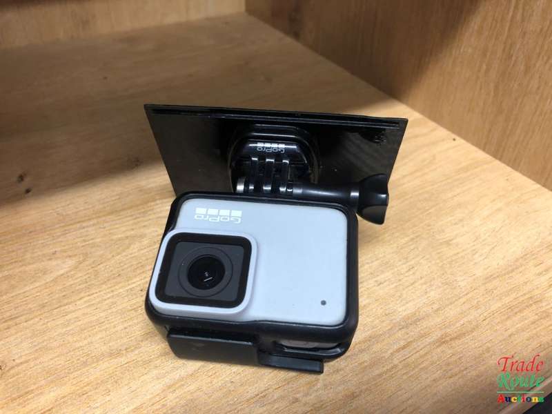 GoPro HERO7 White - Waterproof Digital Action Camera with Touch Screen 1440p HD Video 10MP Photos