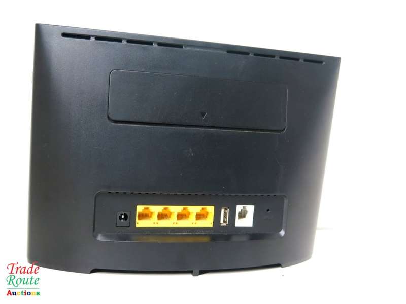 Huawei B525 4G LTE WiFi Modem Wireless Router (uses SIM card)
