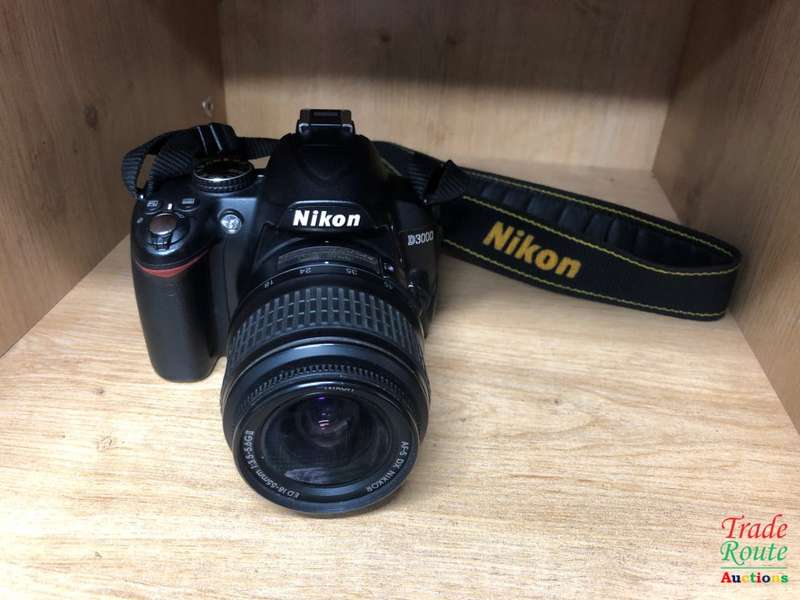 NIKON D3000 DSLR CAMERA CAMERA KIT WITH NIKKOR ED G II 18-55 LENS