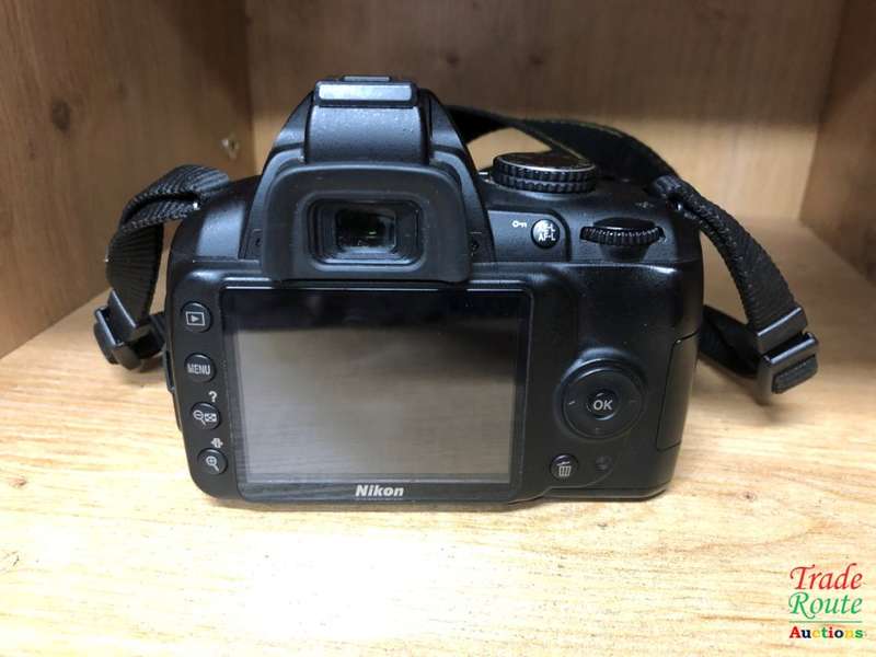 NIKON D3000 DSLR CAMERA CAMERA KIT WITH NIKKOR ED G II 18-55 LENS