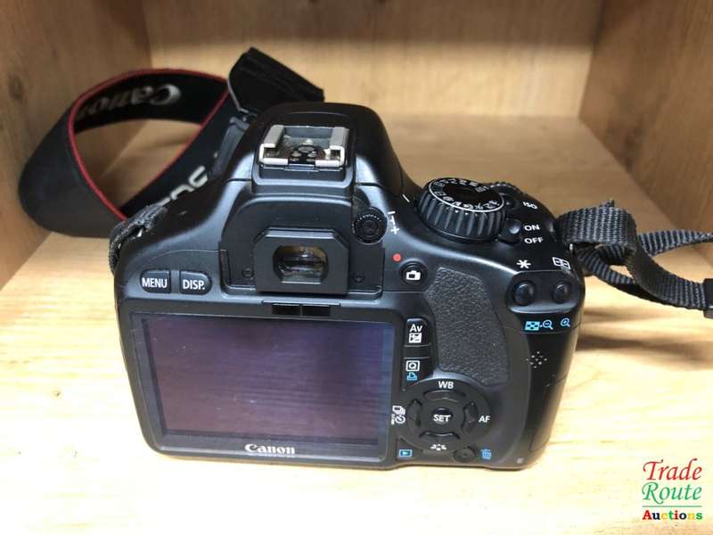 Canon EOS 550D Digital SLR camera Kit with Canon 18-55 Lens