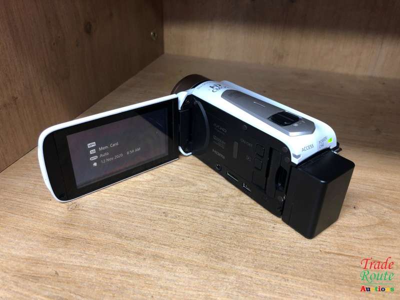 Canon Legria HF R506 HD Camcorder Handycam (3.2MP, 32x Optical Zoom, 57x Advanced Zoom, OIS) 3" LCD