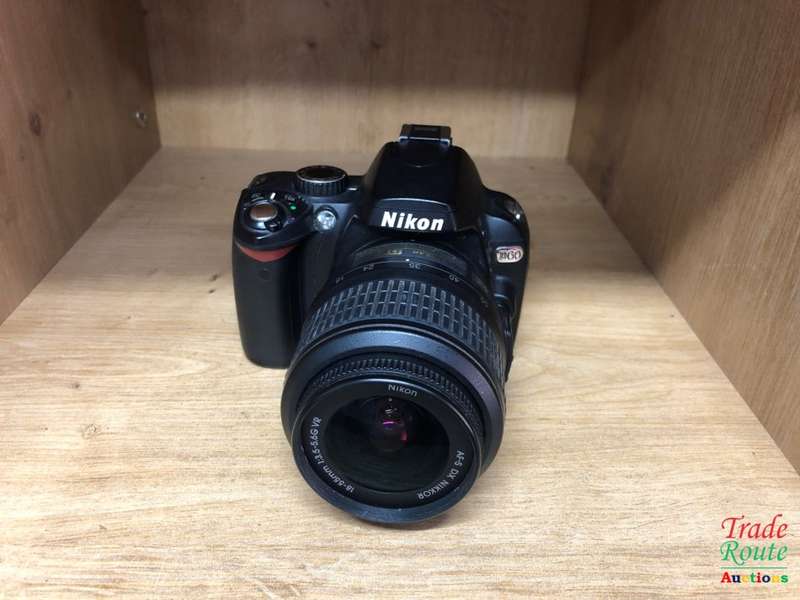 Nikon D60 Digital SLR Camera - Black (AF-S DX Nikkor 18-55 mm f/3.5-5.6G VR)