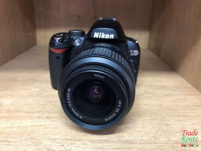 Nikon D60 Digital SLR Camera - Black (AF-S DX Nikkor 18-55 mm f/3.5-5.6G VR)