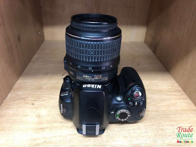 Nikon D60 Digital SLR Camera - Black (AF-S DX Nikkor 18-55 mm f/3.5-5.6G VR)