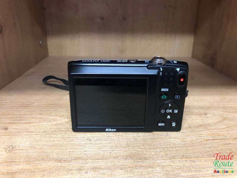 Nikon COOLPIX S2600 14.0MP Digital Camera - Purple Lineart