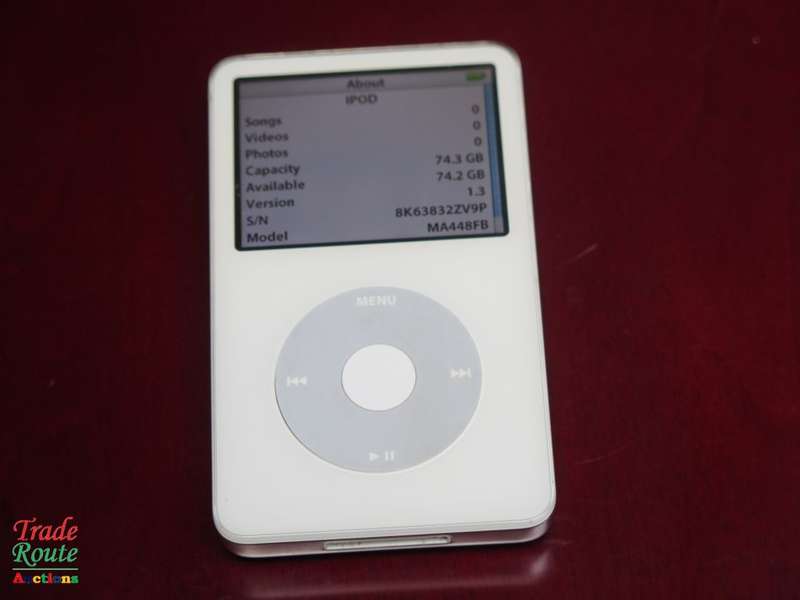 Apple IPod Classic - 5th Generation  WHITE 80GB [ MA448FB ] A1136