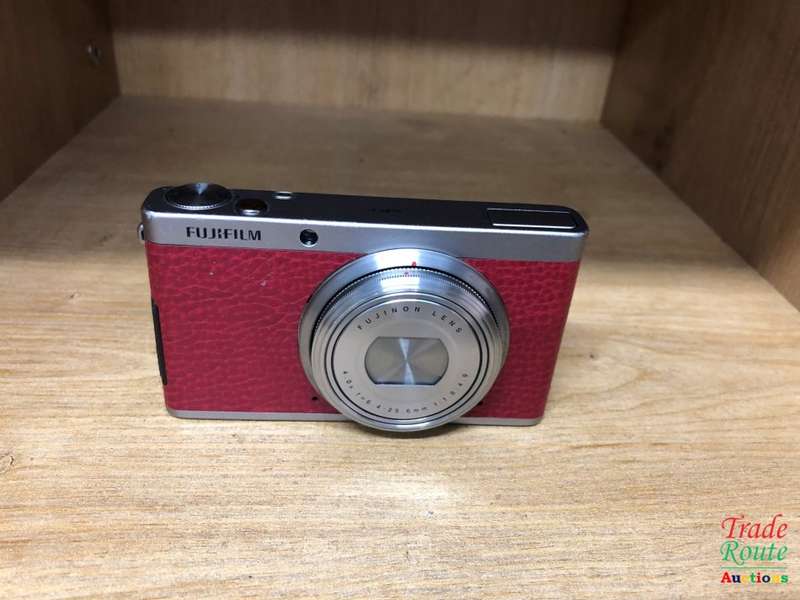 Fujifilm XF1 Digital Camera - Red (12MP, EXR-CMOS Sensor, 4x Optical Zoom) 3 inch LCD