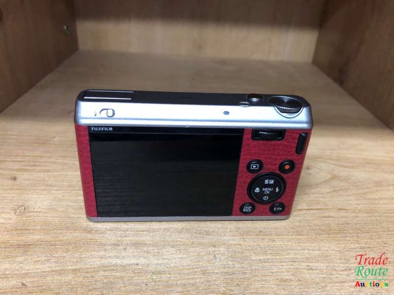 Fujifilm XF1 Digital Camera - Red (12MP, EXR-CMOS Sensor, 4x Optical Zoom) 3 inch LCD