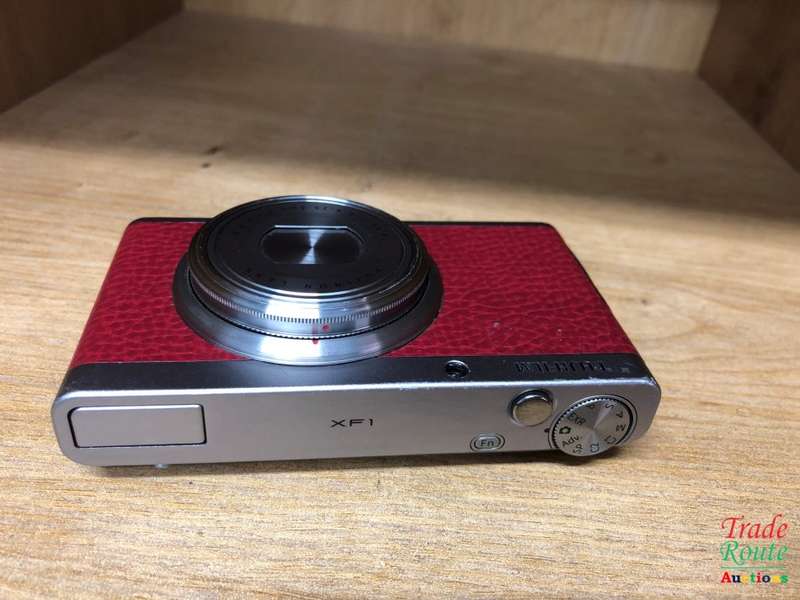 Fujifilm XF1 Digital Camera - Red (12MP, EXR-CMOS Sensor, 4x Optical Zoom) 3 inch LCD