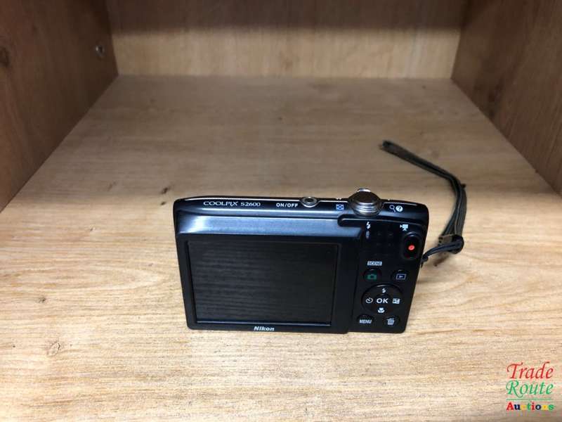 Nikon Coolpix S2600 ( 14MP, 5 x Optical Zoom, 2.7 -inch LCD ) - Digital Camera