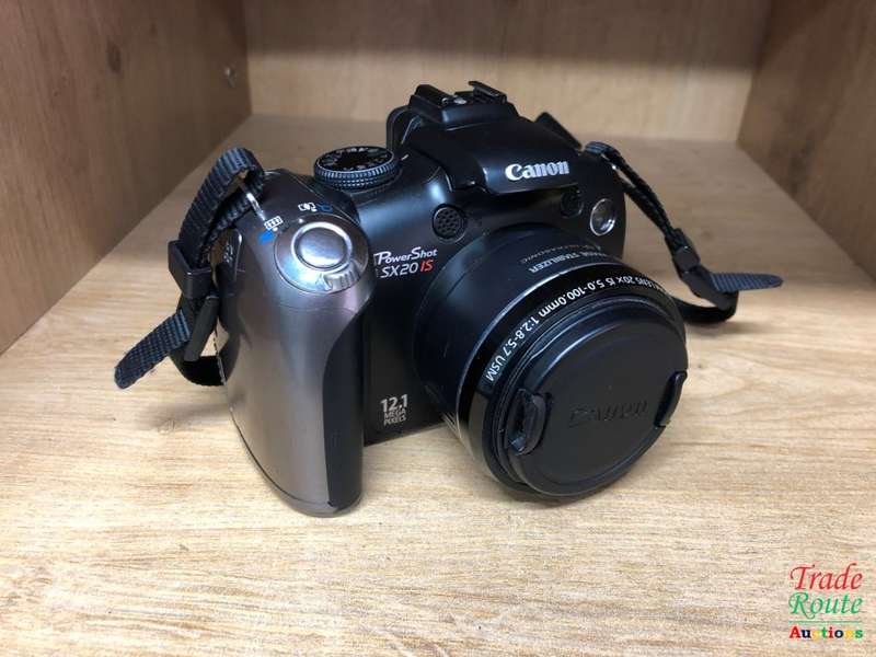 Canon PowerShot SX20 IS Digital Camera (12.1 Megapixel, 20x Optical Zoom) 2.5 inch LCD