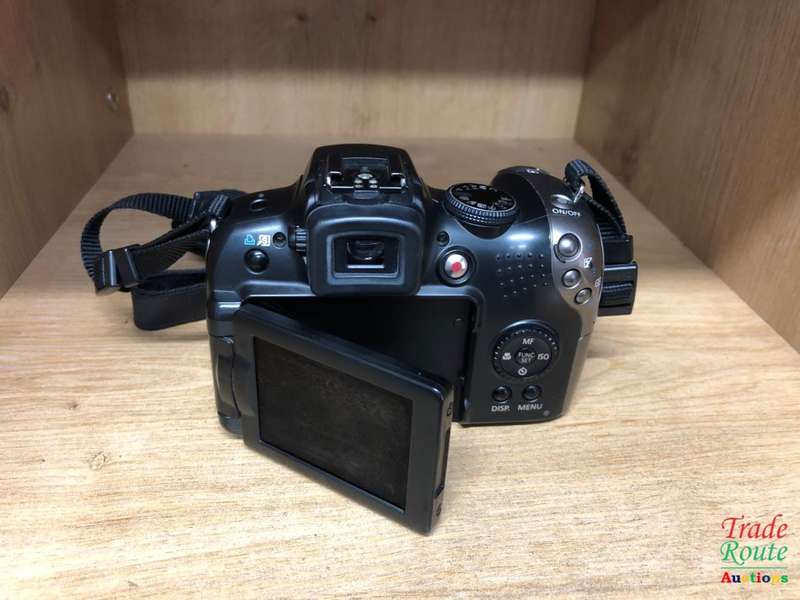 Canon PowerShot SX20 IS Digital Camera (12.1 Megapixel, 20x Optical Zoom) 2.5 inch LCD
