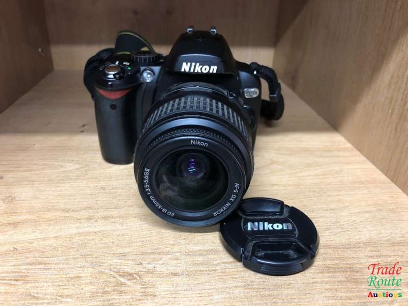 Nikon D40x 10.2MP Digital SLR Camera with 18-55mm f/3.5-5.6G ED II AF-S DX Zoom-Nikkor Lens