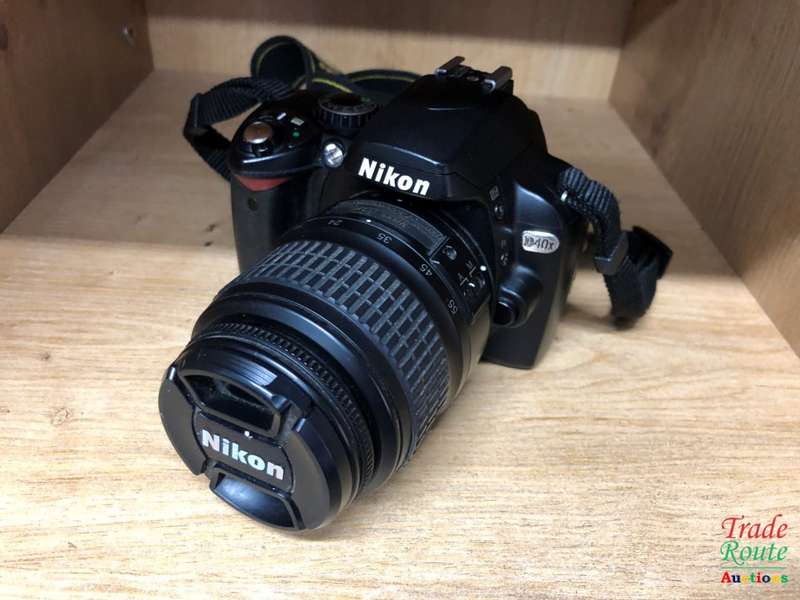 Nikon D40x 10.2MP Digital SLR Camera with 18-55mm f/3.5-5.6G ED II AF-S DX Zoom-Nikkor Lens