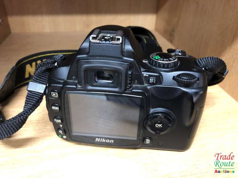 Nikon D40x 10.2MP Digital SLR Camera with 18-55mm f/3.5-5.6G ED II AF-S DX Zoom-Nikkor Lens