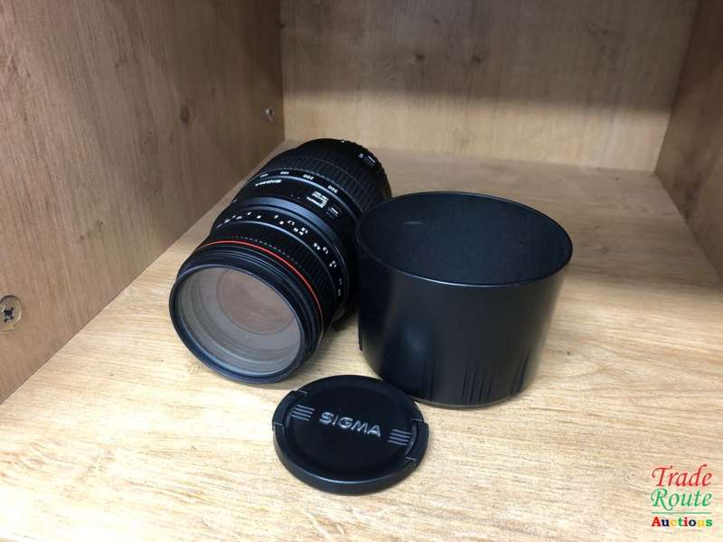 SIGMA 70-300mm APO Telephoto Zoom Lens for Canon DSLR Cameras