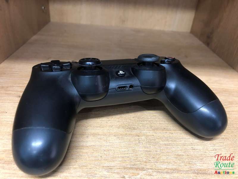 BLACK - SONY PS4 DUALSHOCK 4 Wireless Controller - for the PlayStation 4
