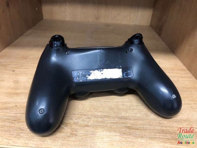 BLACK - SONY PS4 DUALSHOCK 4 Wireless Controller - for the PlayStation 4